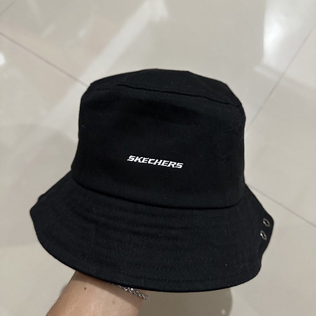 Skechers Bucket Hat (Category: Coats, Jackets and Outerwear) located in Irosin. Submitted by kylebri (Listing ID 1465296022, Image 3). Description: Skechers Bucket Hat good as new no issue adult size direct message me ! 📥.