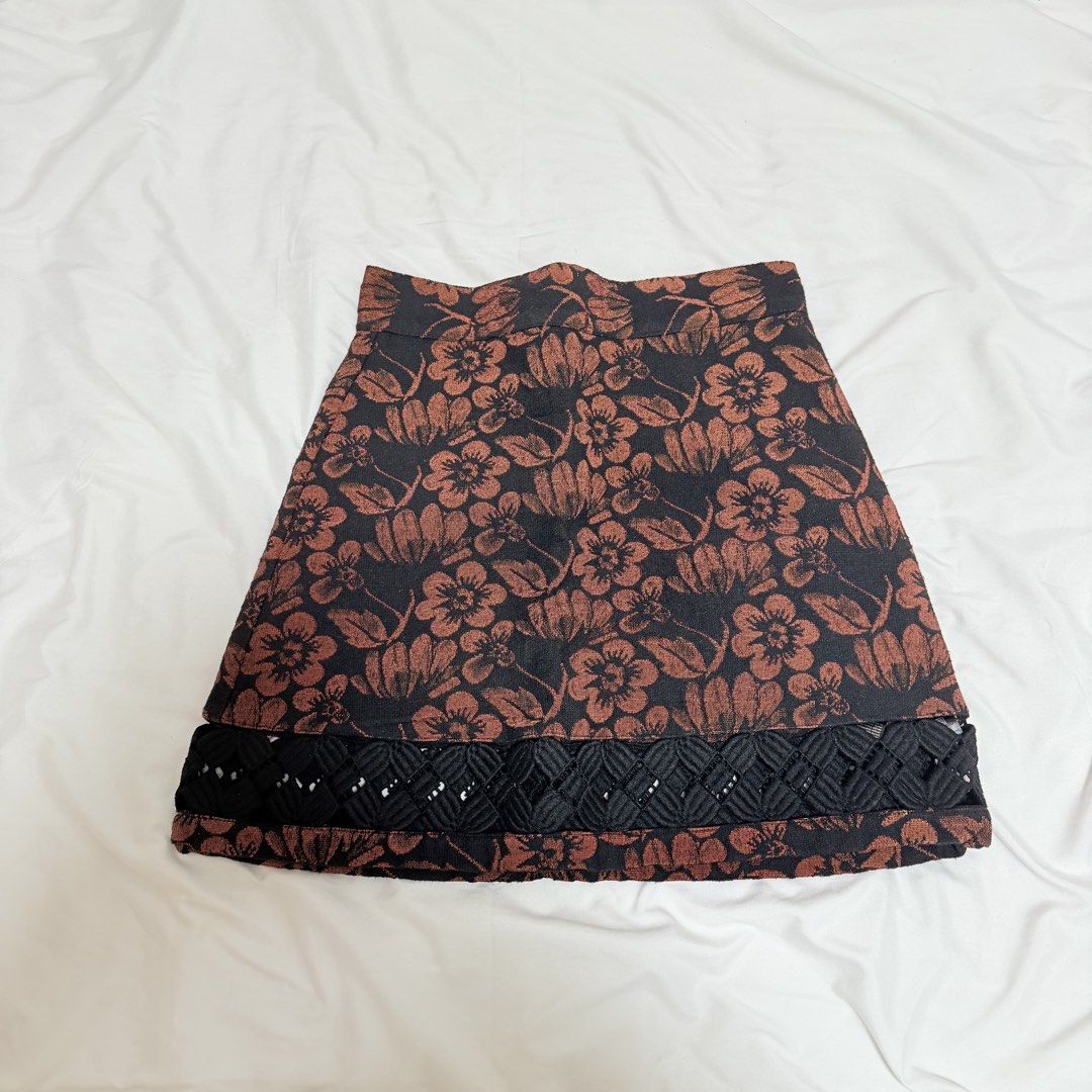 Skirt Bundle (Category: Skirts) located in Rizal. Submitted by lovedbyhannah (Listing ID 1465317599, Image 2). Description: Features: • Has inner lining except for the red skirt • Zipper at back except for the plaid with 3 buttons Size • Waist: 28-30” • Length: 17” (1st), 17.5” (2nd), 15.5” (3rd).