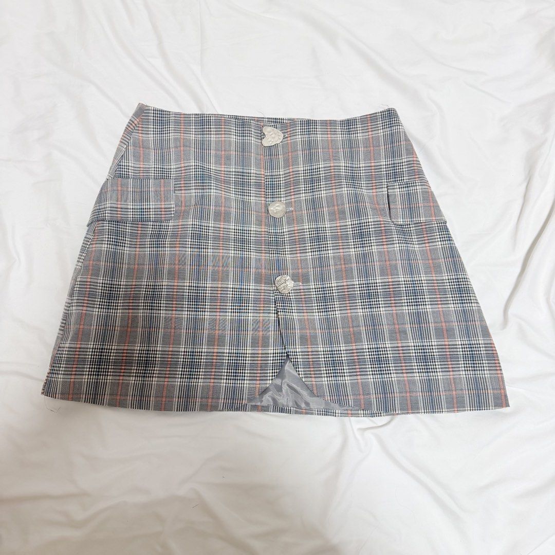 Skirt Bundle (Category: Skirts) located in Rizal. Submitted by lovedbyhannah (Listing ID 1465317599, Image 3). Description: Features: • Has inner lining except for the red skirt • Zipper at back except for the plaid with 3 buttons Size • Waist: 28-30” • Length: 17” (1st), 17.5” (2nd), 15.5” (3rd).