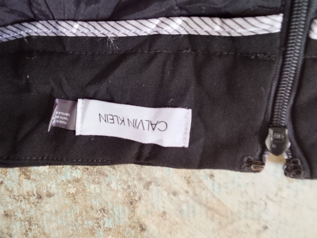 Skirt US BNEWTAG (Calvin Klein) (Category: Skirts) located in Los Banos. Submitted by mania-62906 (Listing ID 1465215285, Image 3). Description: Authentic. BNEWTAG US size 2 Black.