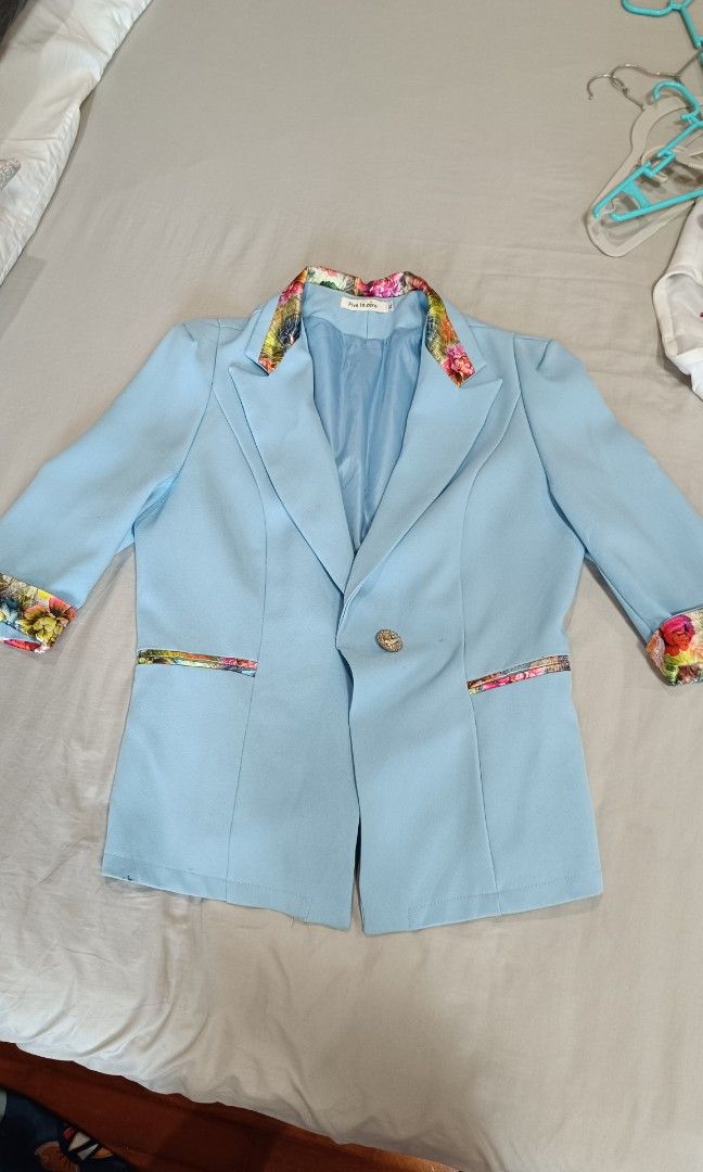Sky Blue floral Blazer (Category: Coats, Jackets and Outerwear) located in Makati City. Submitted by jstreasuredfinds (Listing ID 1465232246, Image 1). Description: 3/4 sleeves Full inner lining Best fit small - semi med.