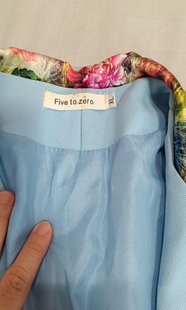 Sky Blue floral Blazer (Category: Coats, Jackets and Outerwear) located in Makati City. Submitted by jstreasuredfinds (Listing ID 1465232246, Image 2). Description: 3/4 sleeves Full inner lining Best fit small - semi med.