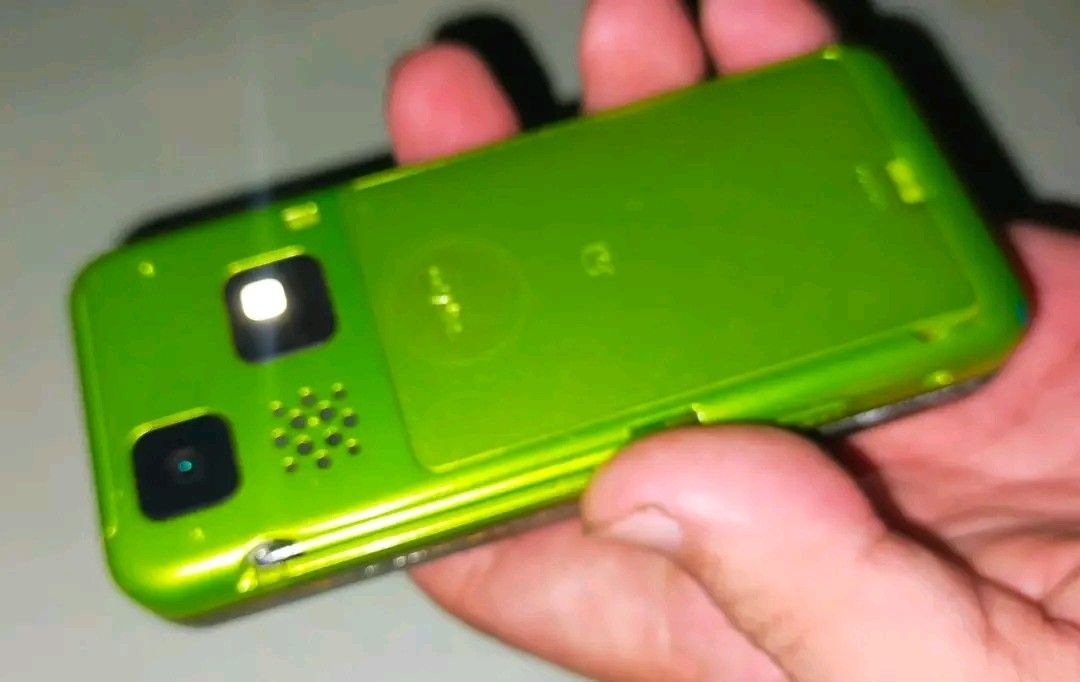 Slide-Up Phone (Category: Other Gadgets) located in Manila. Submitted by elilee_80 (Listing ID 1465352679, Image 2). Description: FOR SALE! KYOCERA KDDi (Slide-Up Phone) Yellow Green 8 MP CAMERA With Flash (DIGICAM Alternative) With 4gig MICRO SD/ CLIP CHARGER ISSUE: Hindi pa Open-line/ OK Button Di gumagana! Imported and made in japan In good working condition AS-IS! 1,500php PAYMENT: Gcash/Cebuana SHIPPING: LBC/ J&T PICKUP: Lalamove/Grab/Mr.Spe