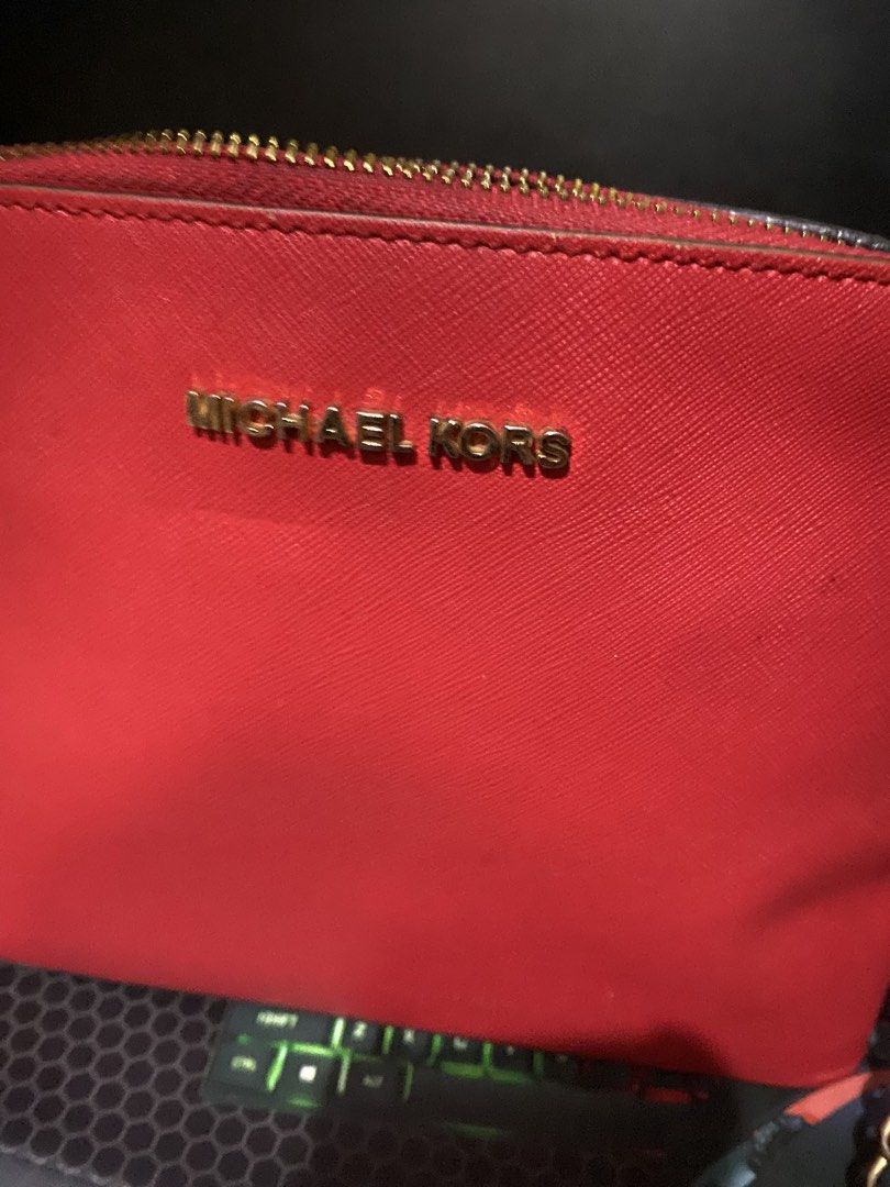 Sling bag (Category: Cross-body Bags) located in Manila. Submitted by gelaimarieh (Listing ID 1465204996, Image 2). Description: .