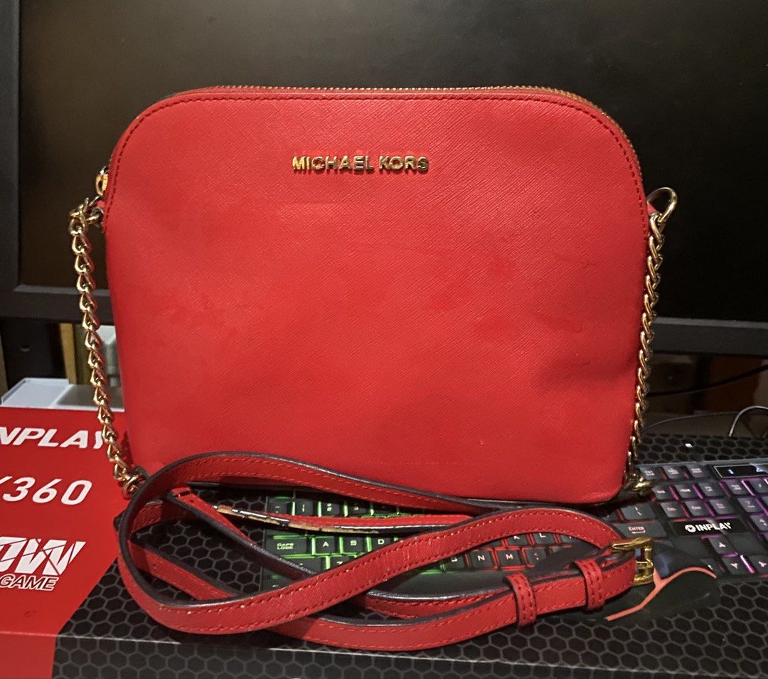 Sling bag (Category: Cross-body Bags) located in Manila. Submitted by gelaimarieh (Listing ID 1465204996, Image 1). Description: .