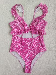 (Category: ) located in . Submitted by closetbykimkirsten (Listing ID 1465239366, Image 1). Description: .