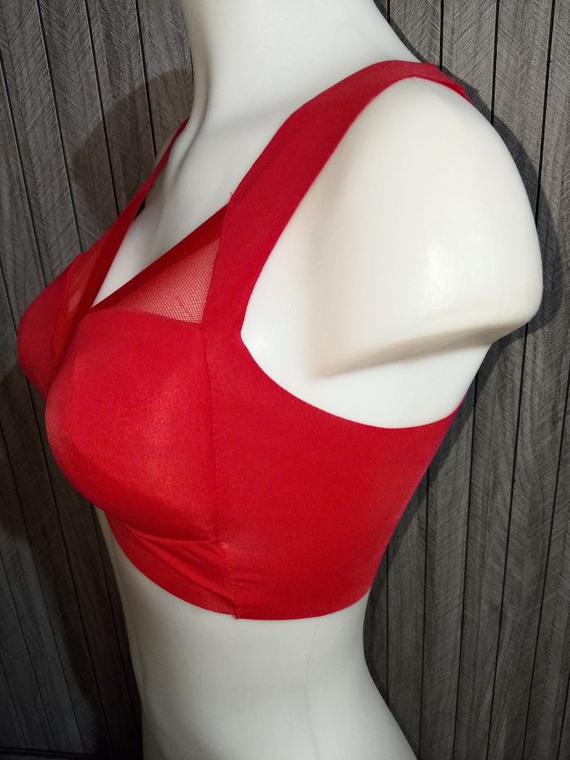S/M RED BRA SEAMLESS PADDED (Category: Undergarments & Loungewear) located in Manila. Submitted by truecrystal-1407 (Listing ID 1465190715, Image 3). Description: .