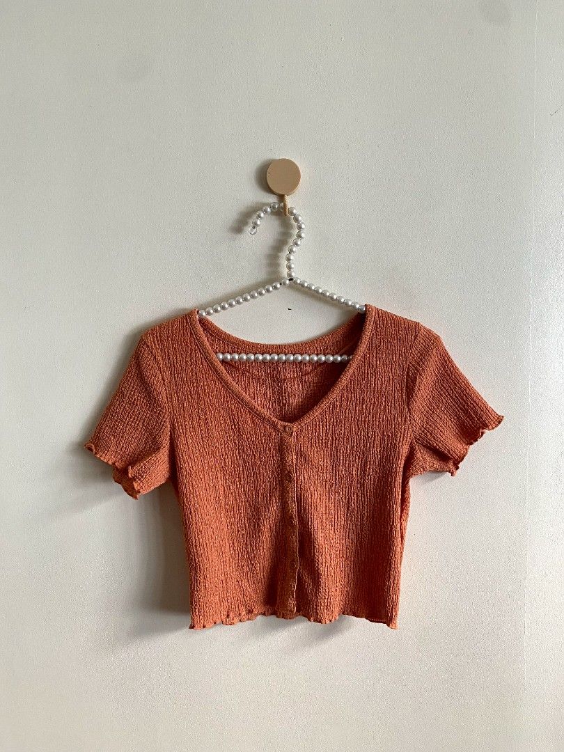 Small GU Textured Cropped Cardigan Orange (Category: Others Tops) located in Castillejos. Submitted by lalainecloset22 (Listing ID 1465208761, Image 2). Description: GU Size Small like new condition.
