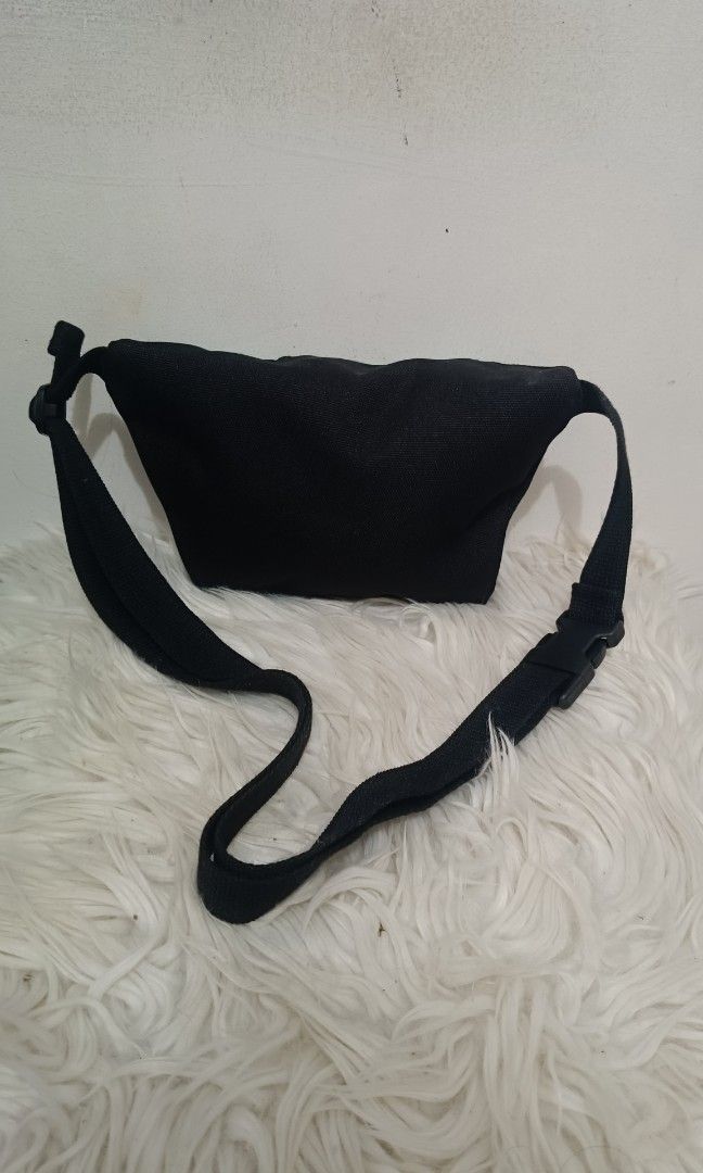 Small Sized Belt Bag (Category: Backpacks) located in Davao. Submitted by naxarugal (Listing ID 1465182229, Image 3). Description: ukay source no issue size length 8.5 inches width 2.5 inches height 5 inches.