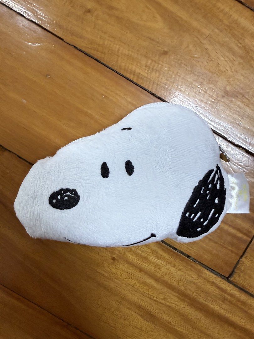 Snoopy Peanut Small Pouch Organizer (Category: Purses & Pouches) located in Manila. Submitted by a.c.shop (Listing ID 1465184843, Image 1). Description: .
