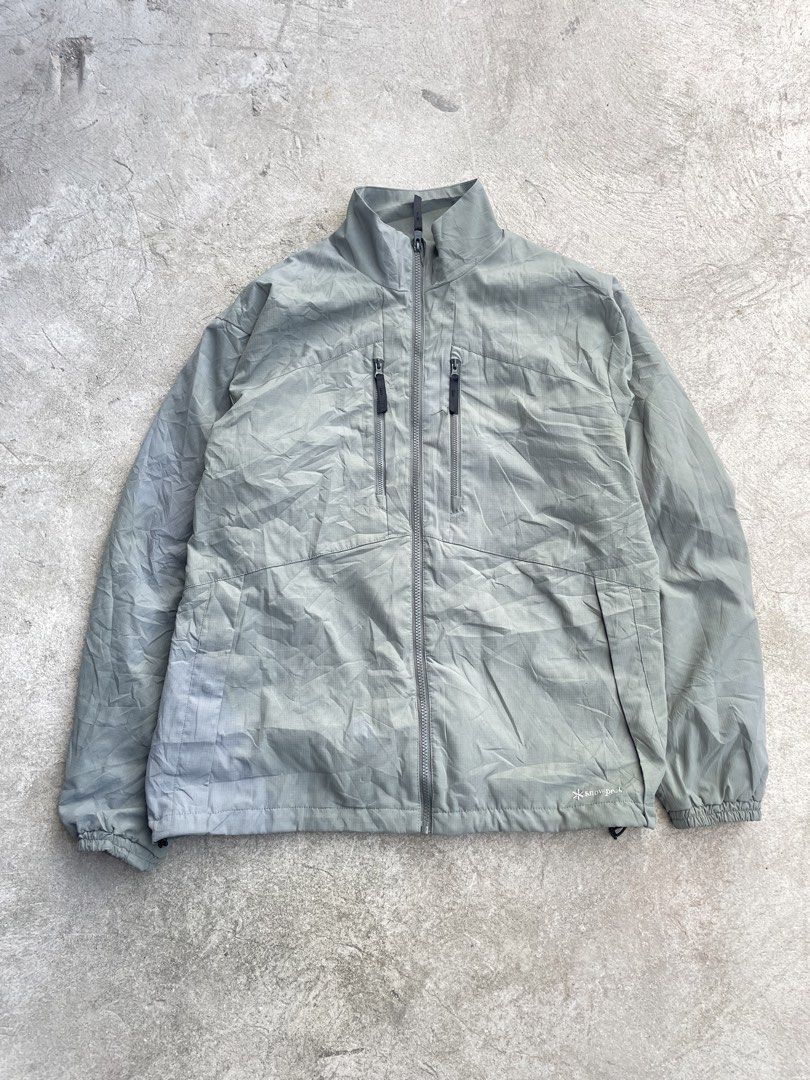 Snow Peak FR Stretch Jacket (Category: Coats, Jackets and Outerwear) located in Manila. Submitted by jarchive (Listing ID 1465265358, Image 1). Description: - Good condition - Color rate 7/10 - Need wash - Size large - 20 width - 27 length - Material Composition: 95% Polyester, 5% Aramid (with a 100% Polyester lining) - Key Feature: Flame-retardant property combined with comfortable stretch fabric - Design Details: Full-zip front, elastic cuffs, 