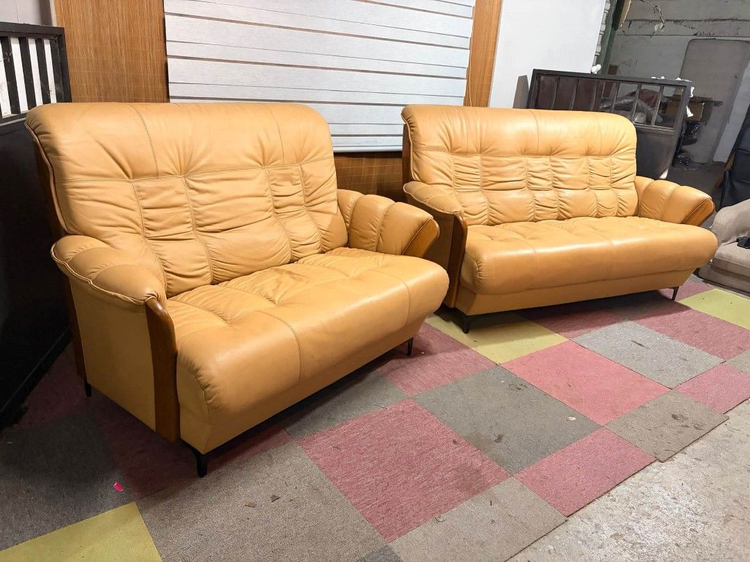 Sofa Set (Category: Sofas) located in Meycauayan. Submitted by marygracecasimiro (Listing ID 1465348536, Image 2). Description: 😍JAPAN'S HIGH-END LUXURY SOFA BRAND!!!HAMAMOTO KOGEI Premium Leather Sofa Set 3-Seater & 2-Seater, Wooden Accent, High-Back PREMIUM FEELS!!! YAYAMANIN!!! ANGGANDA!!! SUPER COMFY!!! THICK GENUINE LEATHER!!! Google : "Hamamoto Kogei leather sofa set. These luxury oak-framed Japanese sofas retail anywhere from ¥335,000 to 