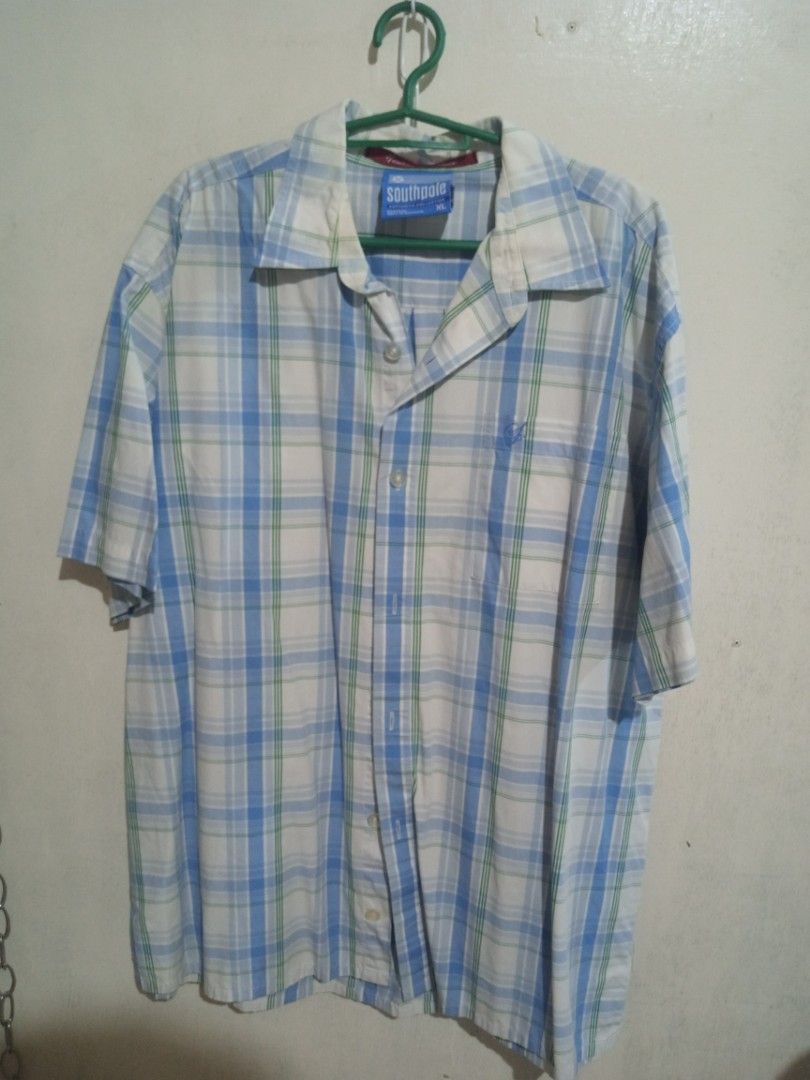 South pole (Formal polo) (Category: Activewear) located in Talavera. Submitted by xxygxx (Listing ID 1465316461, Image 1). Description: Width 20 inches Length 27 inches 📌 Color rate 9/10 📌Condition. 8/10 📌Need Wash.