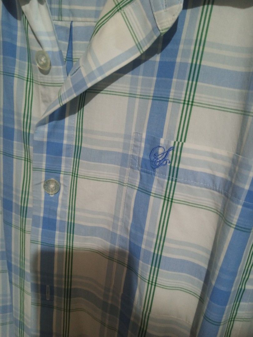 South pole (Formal polo) (Category: Activewear) located in Talavera. Submitted by xxygxx (Listing ID 1465316461, Image 3). Description: Width 20 inches Length 27 inches 📌 Color rate 9/10 📌Condition. 8/10 📌Need Wash.