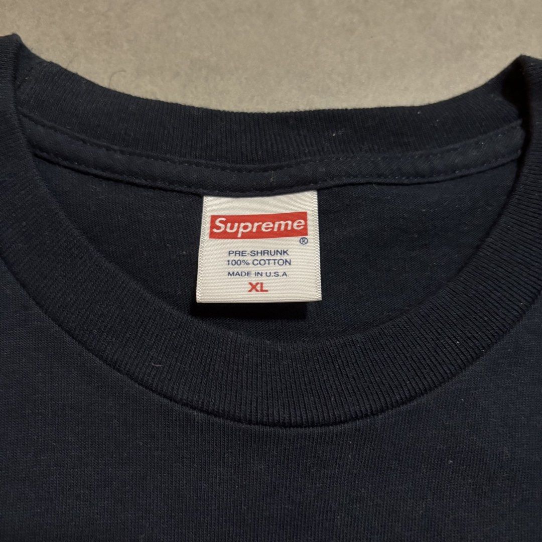 SS2017 Supreme Know Your Rights Tee T-shirt Col. Navy Size XL Made in USA 海軍藍色 衫 美製 美國製 ⚠️ 只售不換 / 睇清楚內容先提問 (👇🏻按read more) 或出價 ⚠️ （分類：T-shirt、恤衫、有領衫）位於 Hong Kong。 由 punkrocker415 提交（商品編號 1465302459，圖片 4）。簡介： Size: XL (闊約W54cm 長約L76cm) 新舊程度 & 狀態如圖，介意或完美主義者勿投。可順豐到付或以下deal method地點交收 👇🏻 註： 1. 本人只出售真貨，如有任何懷疑，煩請另覓其他賣家 2. 不接受任何劈價offer 3. 交收時請查清楚貨品，因及後不接受任何退款或交換 4. 煩請留意，貨品過千元，只收五百紙幣。。