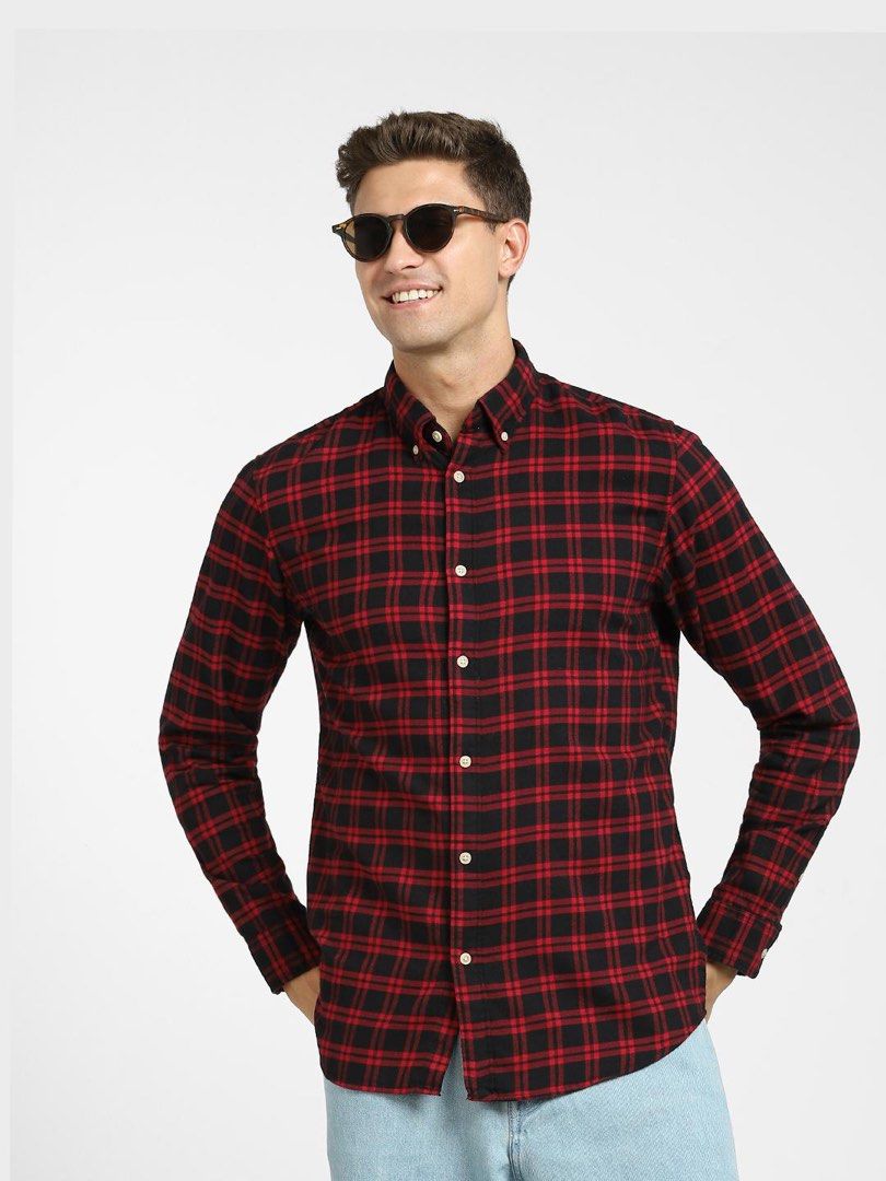 St. Kilda Beach Red & Black Plaid Button Down LS (0163) (Category: Formal Shirts) located in Cebu City. Submitted by czar0518 (Listing ID 1465243147, Image 3). Description: Red & Black Plaid Button Down Long Sleeve Width 19.5 Length 27 Excellent condition Dm sure buyer.📩.