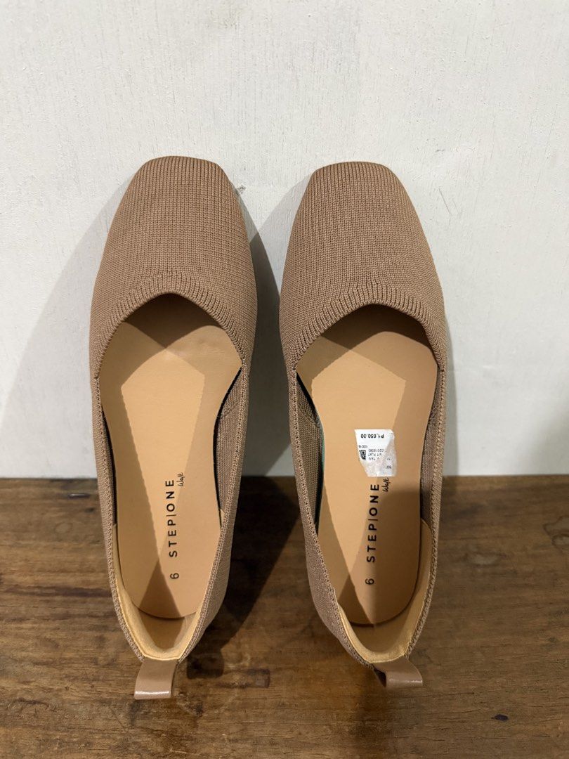 Step One Brown Flats (Size 6) (Category: Flats & Sandals) located in Bacoor. Submitted by jarciatrading (Listing ID 1465312191, Image 1). Description: bought from payless (w/ box) used only once (bottom soles just need cleaning) size 6 (recommended for narrow feet) rfs: a bit tight for wide feet.