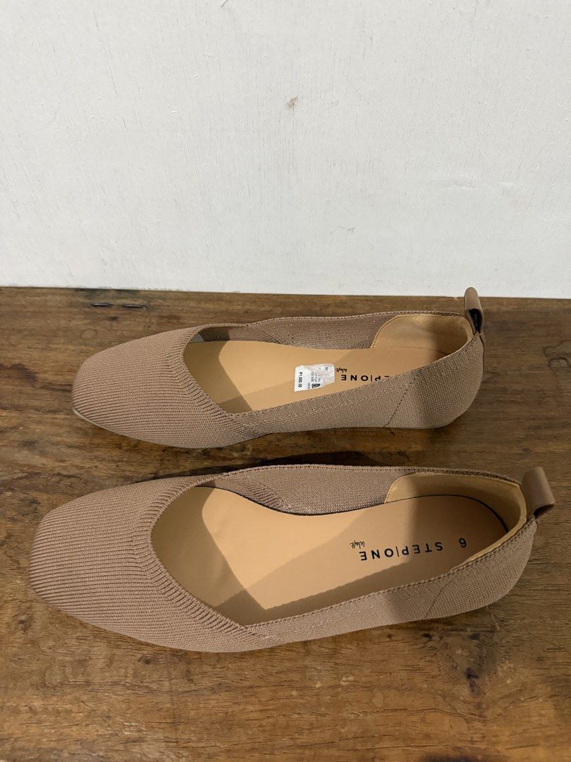 Step One Brown Flats (Size 6) (Category: Flats & Sandals) located in Bacoor. Submitted by jarciatrading (Listing ID 1465312191, Image 3). Description: bought from payless (w/ box) used only once (bottom soles just need cleaning) size 6 (recommended for narrow feet) rfs: a bit tight for wide feet.