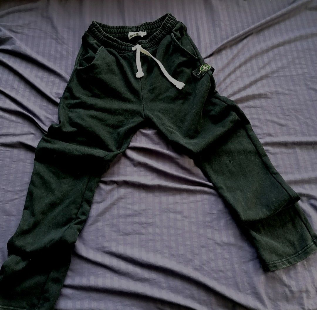 Stone Island Joggers (Category: Joggers) located in Zamboanga. Submitted by nolavusta (Listing ID 1465285554, Image 1). Description: Stone Island Joggers Size: Medium Width: 30 - 36 (strechable) Length: 41 MOP: GCASH MOD: JNT.