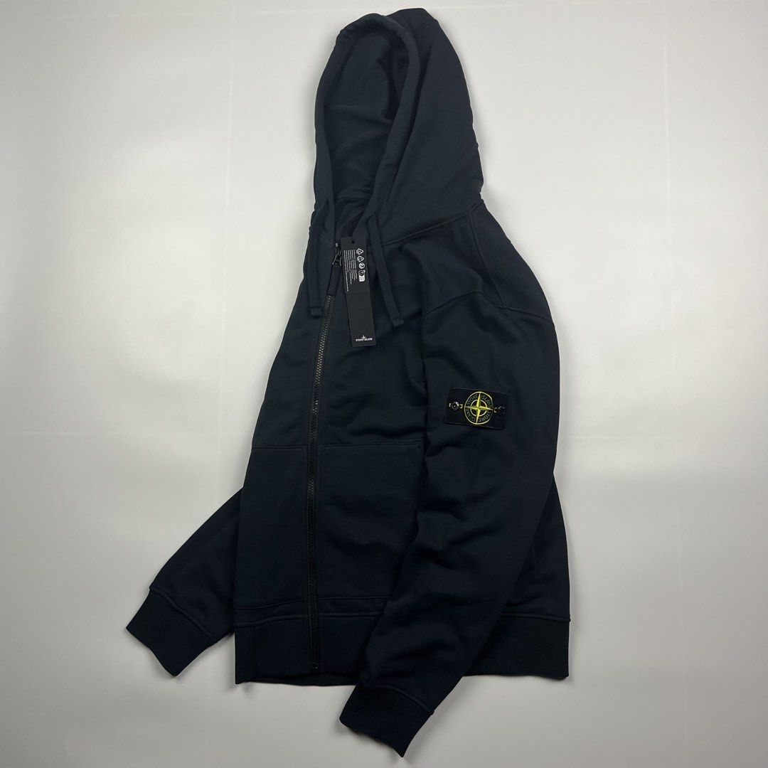 Stone Island Zip-Up Hoodie (Category: Hoodies) located in Puerto Princesa. Submitted by paradise5300 (Listing ID 1465235491, Image 1). Description: Stone Island Zip-Up Hoodie Tagged Size: Small Dimensions Inches length: 27 Inches width: 21.5 Condition: Excellent Color rate: 10 Flaws: None 1,999 shipping fee is not yet included. .