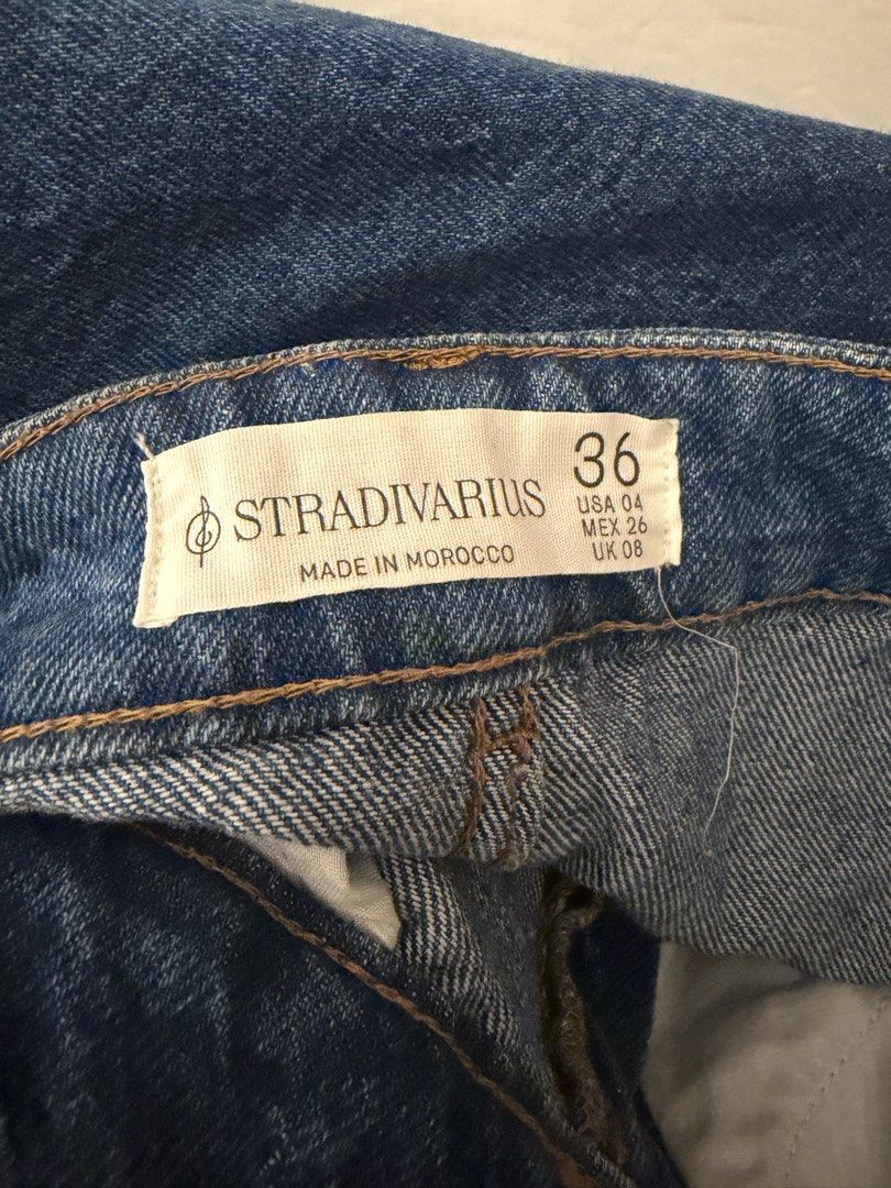 Stradivarius Blue Denim Long Skirt (Category: Skirts) located in Marikina City. Submitted by jlram (Listing ID 1465362053, Image 3). Description: very nice mermaid skirt.