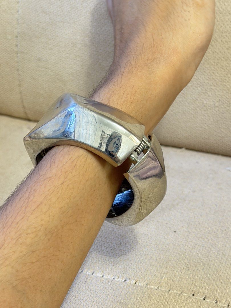 Stradivarius Chunky Silver Geometric Cuff Bangle Bracelet (Category: Bracelets) located in Pasig City. Submitted by miss_abuelita (Listing ID 1465262232, Image 2). Description: .