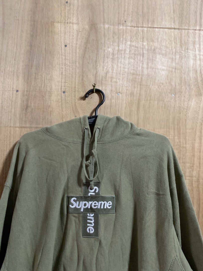 Supreme Cross Logo (Category: Coats, Jackets and Outerwear) located in Kabasalan. Submitted by alvin_6 (Listing ID 1465256430, Image 2). Description: color rate 9.7/10 dimes 25 x 28.5 Xl to 2XL minimal issue lang.
