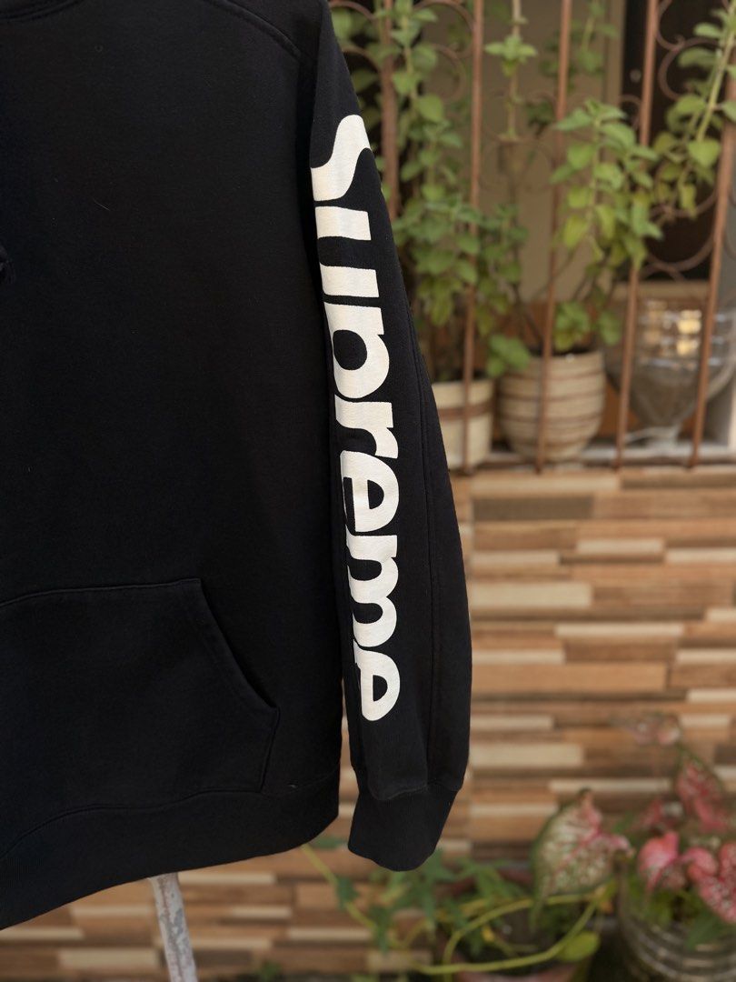 Supreme ss18 sideline hoodie (Category: Hoodies) located in Cavite. Submitted by shiro_____. (Listing ID 1465289590, Image 3). Description: For sale🔥 Supreme ss18 sideline hoodie Size medium Length 27 Width 23 Excellent condition Price 6500 Pm🗝️.