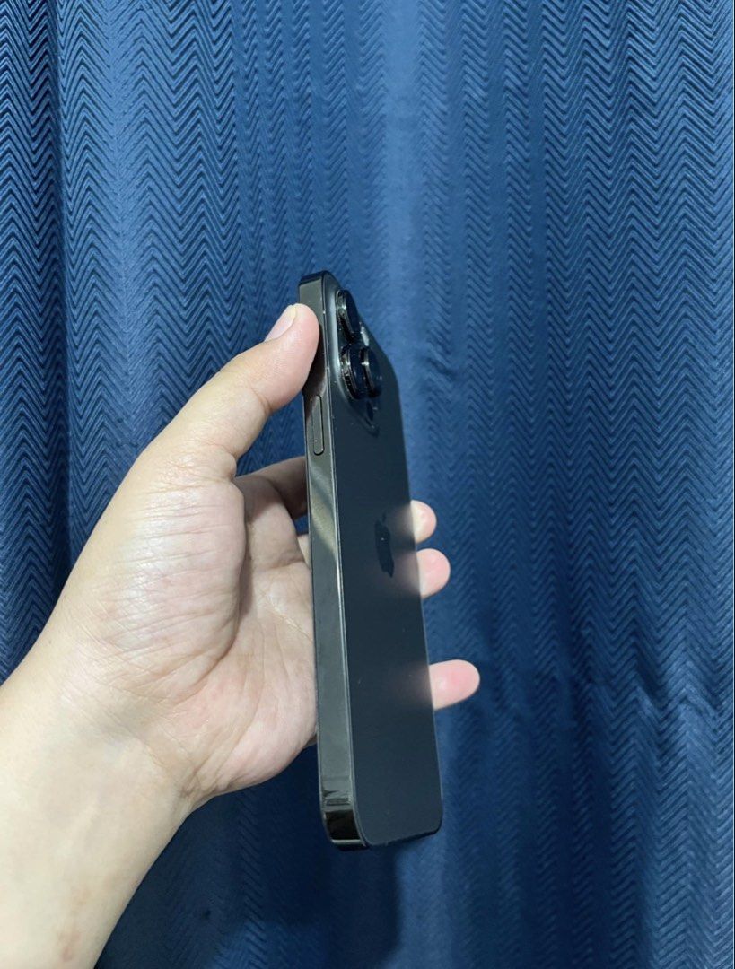 SWAP DROP OFFER (Category: iPhone 14 Series) located in Manila. Submitted by yceharvey (Listing ID 1465306404, Image 2). Description: SWAP pref 14 pro max 512GB above tho open to any add cash nalang 1TB 95BH ISSUE: Replaced LCD but all goods, been using it for like 6 months and haven’t encountered any issues w it naman.