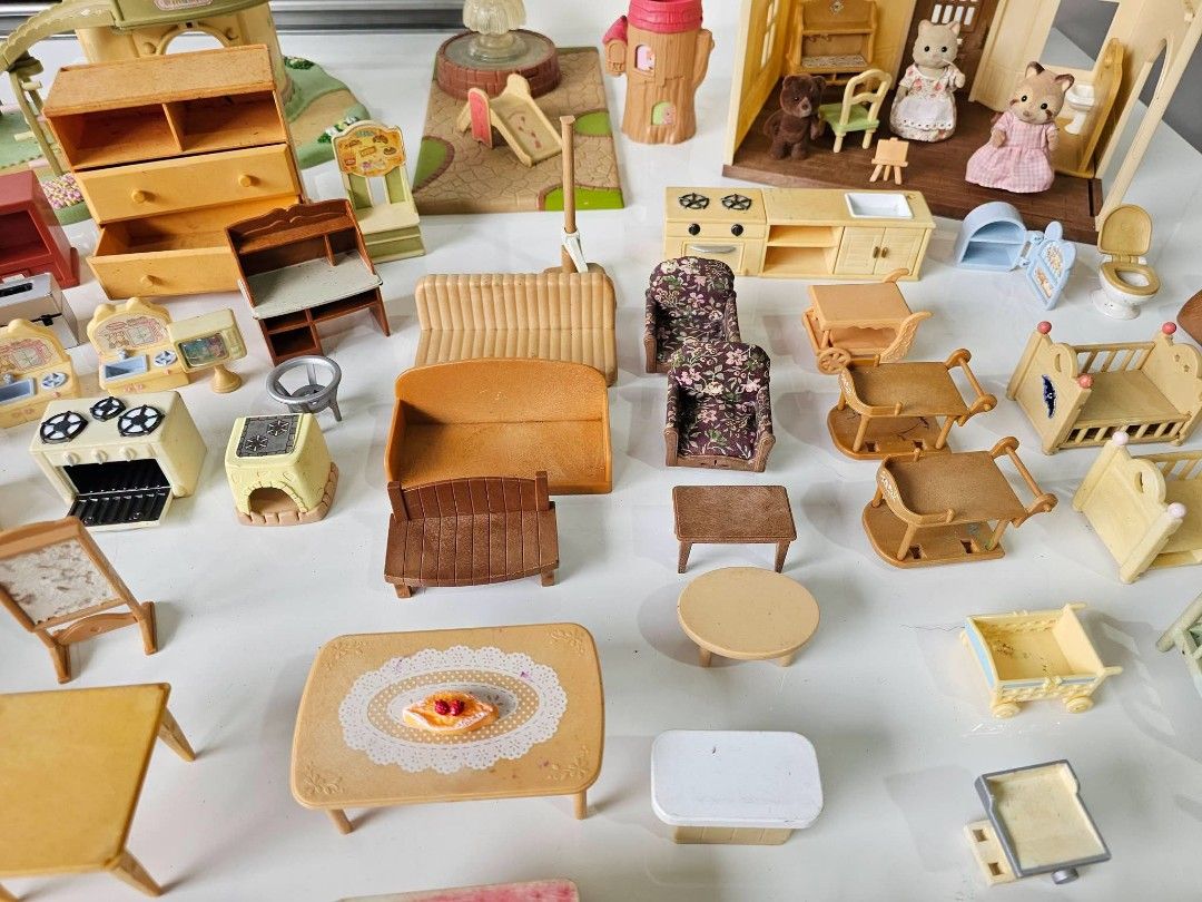 Sylvanians (Category: Everything Else Others) located in Meycauayan. Submitted by marygracecasimiro (Listing ID 1465276613, Image 3). Description: Sylvanians‼️₱2800 Takes All‼️ ✔Wyswyg As-is! 👌🧡.