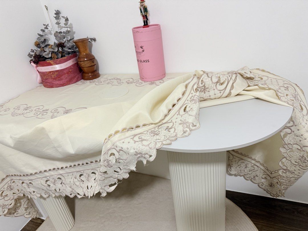 Table (Category: Tables & Sets) located in Singapore. Submitted by chezchua3890541 (Listing ID 1465339231, Image 3). Description: Table - 120*60*75. Perfect for a cozy home!.