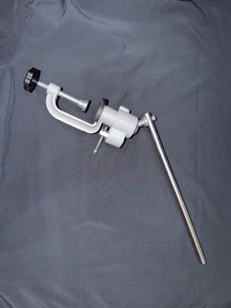 Tabletop Mount for Typodont (Category: Medical Supplies & Tools) located in Manila. Submitted by louisekarl (Listing ID 1465275520, Image 1). Description: Tabletop Mount for Typodont.