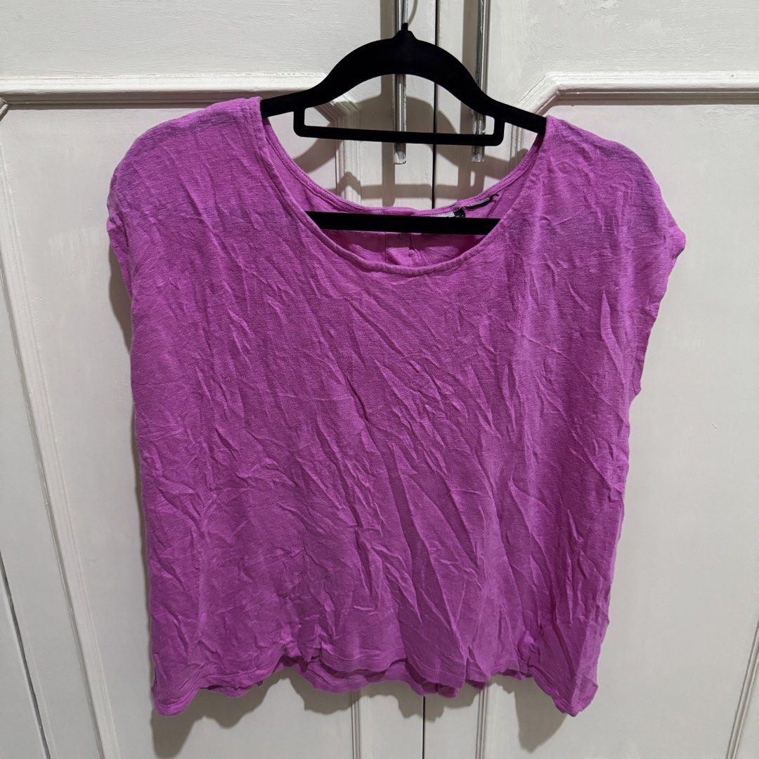Tahari Purple Top (Category: Shirts) located in Vigan. Submitted by chiyannav (Listing ID 1465334517, Image 1). Description: .