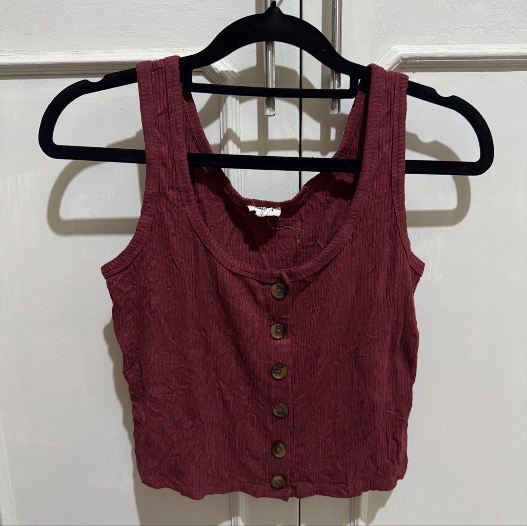 Tank Top (Category: Sleeveless) located in Vigan. Submitted by chiyannav (Listing ID 1465346539, Image 1). Description: .