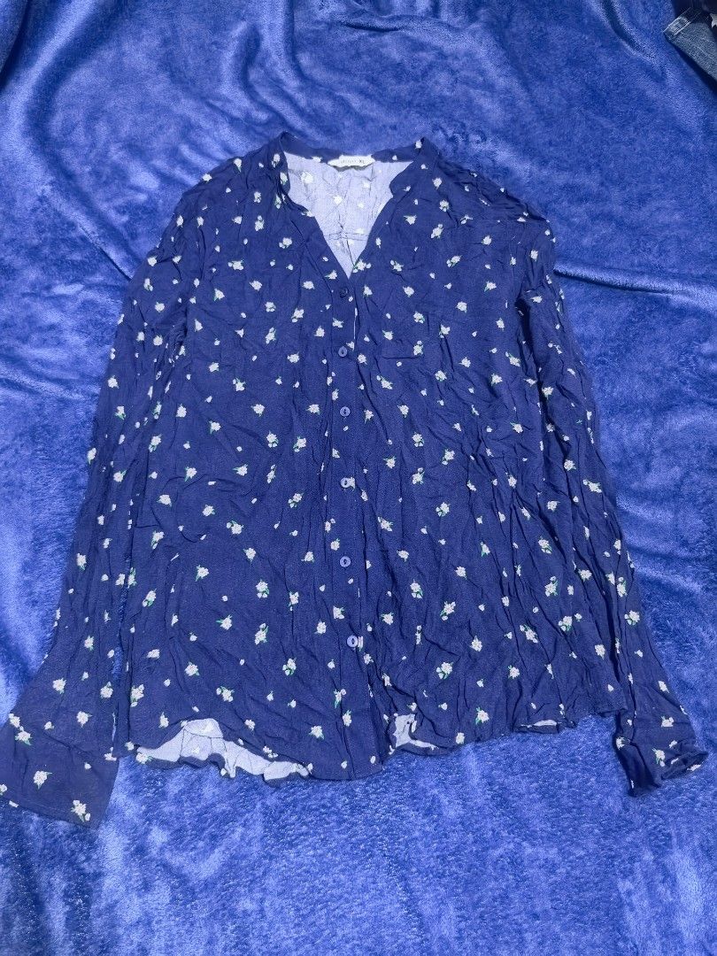 Terranova Longsleeve, Large (Category: Longsleeves) located in Naga. Submitted by princessta62477 (Listing ID 1465182174, Image 1). Description: .