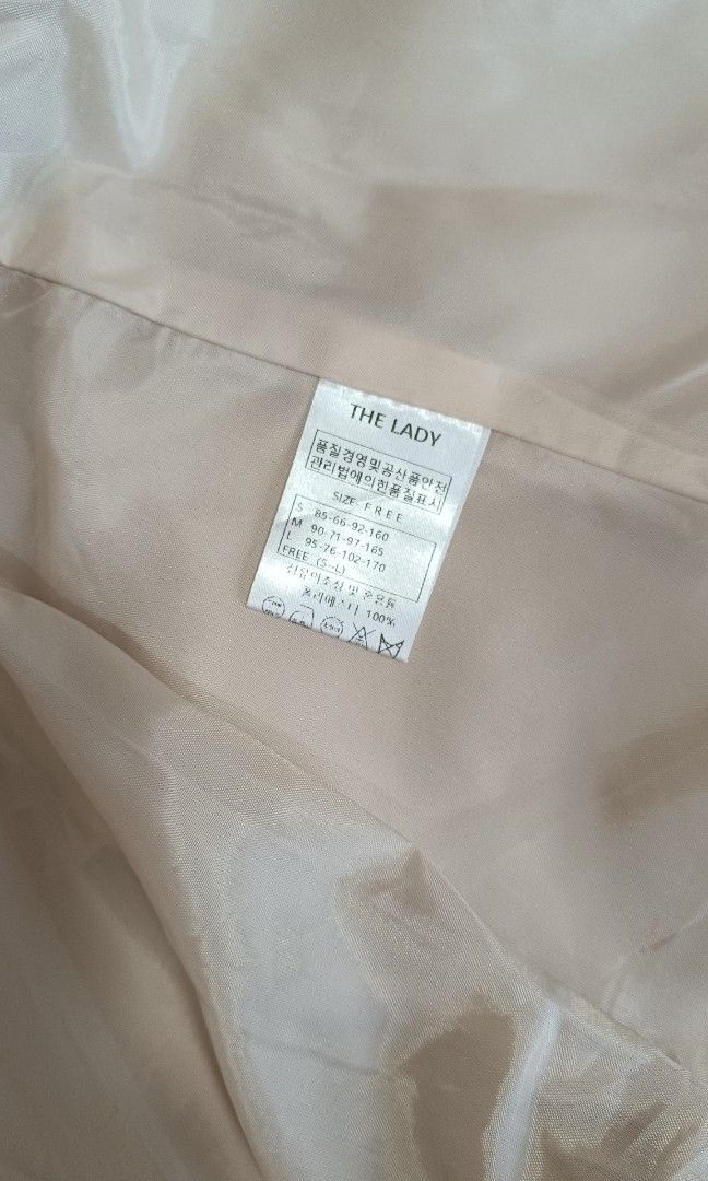 The Lady Beige XS-S blazer (Category: Coats, Jackets and Outerwear) located in Makati City. Submitted by jstreasuredfinds (Listing ID 1465256372, Image 3). Description: Washed and sanitized Lock closure Best fit: XS-small.