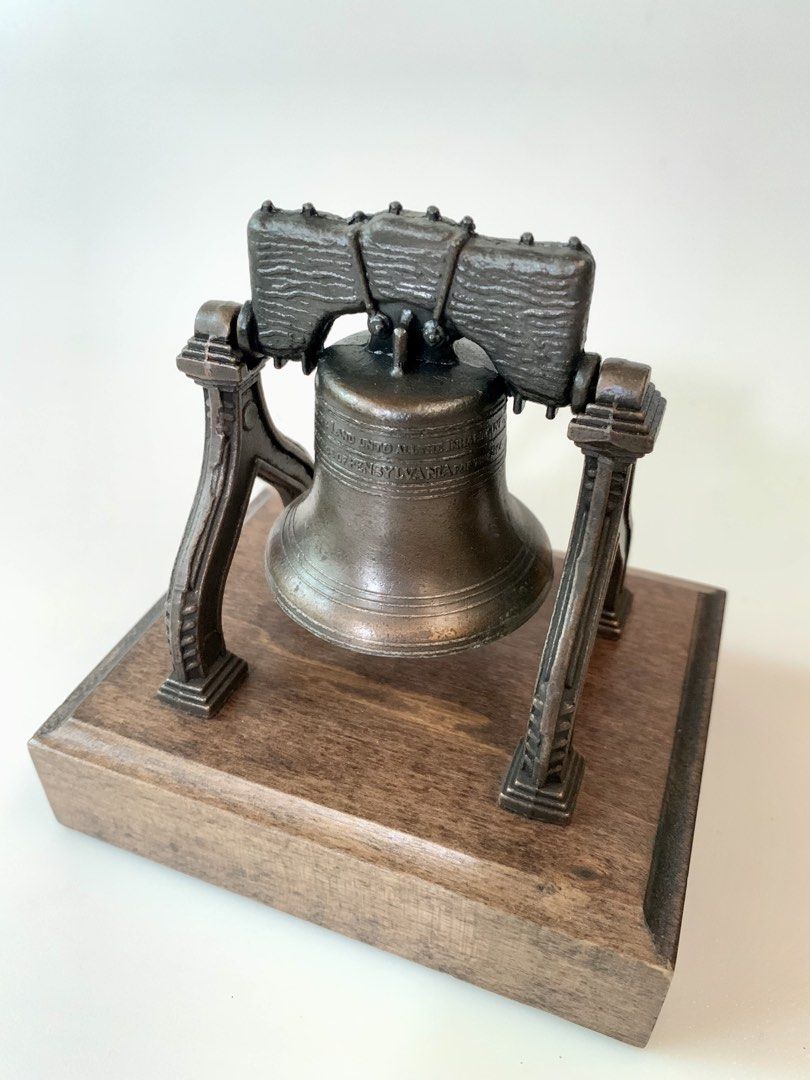 The Liberty Bell / Commemorative item (Category: Vintage Collectibles) located in Tandag. Submitted by jeason_22 (Listing ID 1465258759, Image 3). Description: • 5 inches tall • 5 inches wide • Wood base • Metal bell 🔔 .