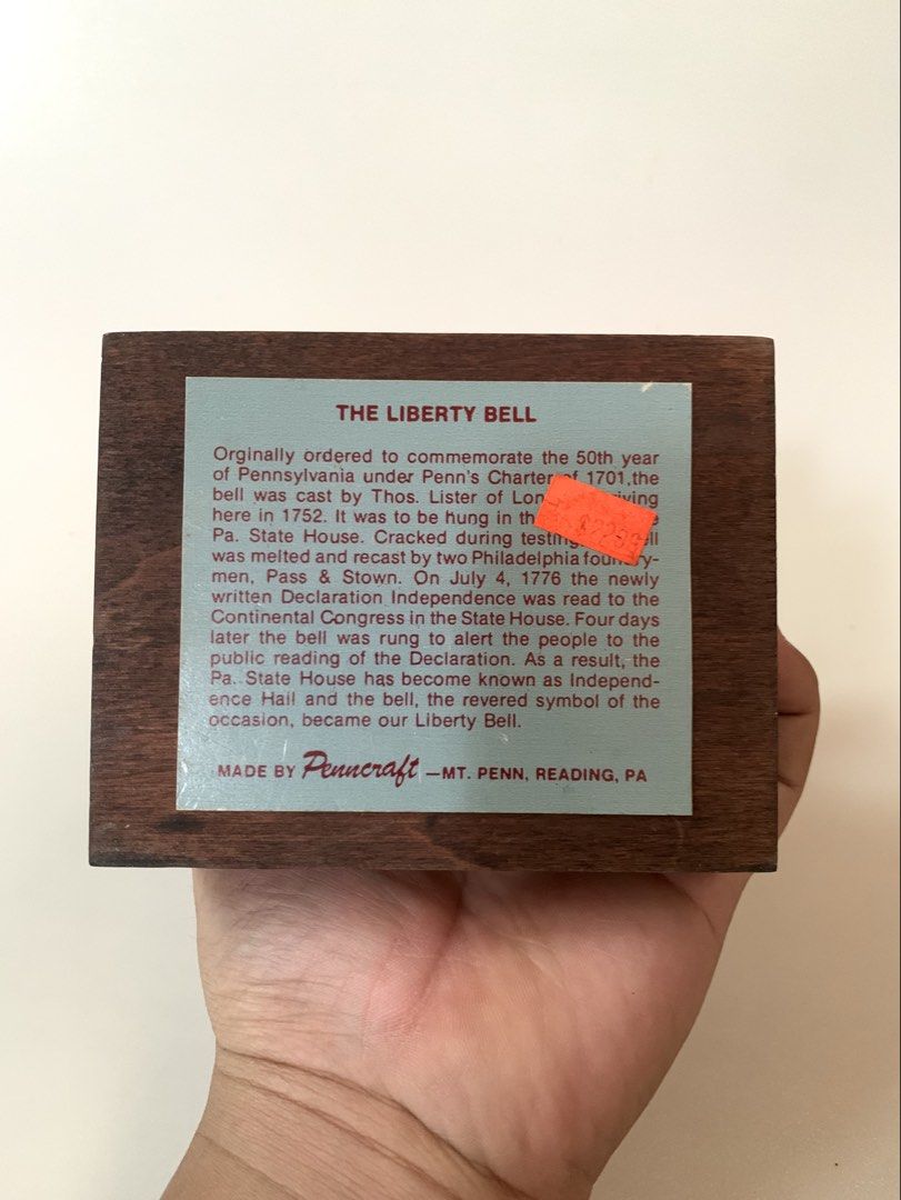 The Liberty Bell / Commemorative item (Category: Vintage Collectibles) located in Tandag. Submitted by jeason_22 (Listing ID 1465258759, Image 2). Description: • 5 inches tall • 5 inches wide • Wood base • Metal bell 🔔 .