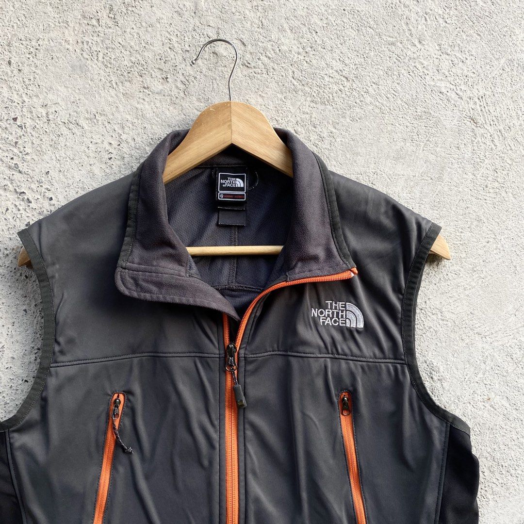 The North Face Softshell Vest (Category: Vests) located in Manila. Submitted by thrift3006 (Listing ID 1465298693, Image 3). Description: The North Face Summit Series Softshell Vest - Windstopper Size medium 21/27 dimes Excellent condition ₱1,280+sf only🏷️ Loc baliwag bulacan 📍 Pm 📩.