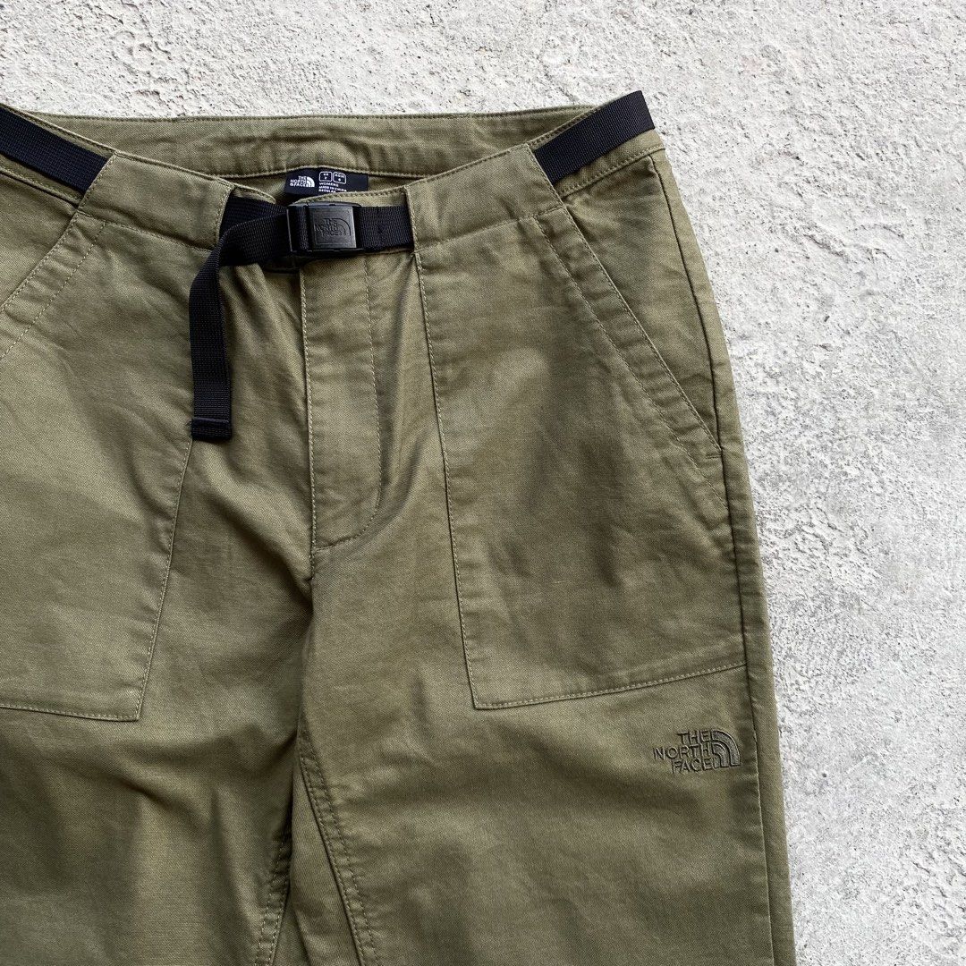 The North Face Womens Trek Pants (Category: Activewear) located in Manila. Submitted by thrift3006 (Listing ID 1465295280, Image 3). Description: The North Face Womens Trek Pants - Size 28-30w 38L No issue Good as new condition ₱1,580+sf only🏷️ Loc baliwag bulacan 📍 Pm 📩.