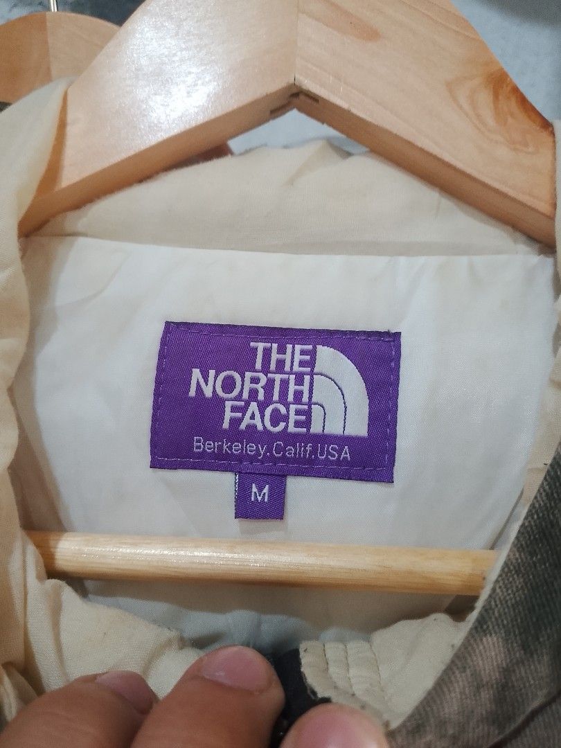 The north face X Supreme (Category: Luxury Apparel) located in Aguinaldo. Submitted by johnpaulro63128 (Listing ID 1465382716, Image 3). Description: .
