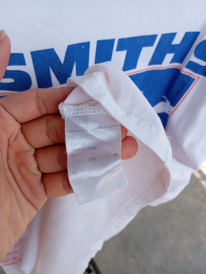 the smiths bootleg (Category: Tshirts & Polo Shirts ) located in Mangaldan. Submitted by ig_thriftnidrei (Listing ID 1465219614, Image 2). Description: the smiths bootleg w:21 in l: 25 in issue: slight red bleeding, bacon neck ready to wear/washed.