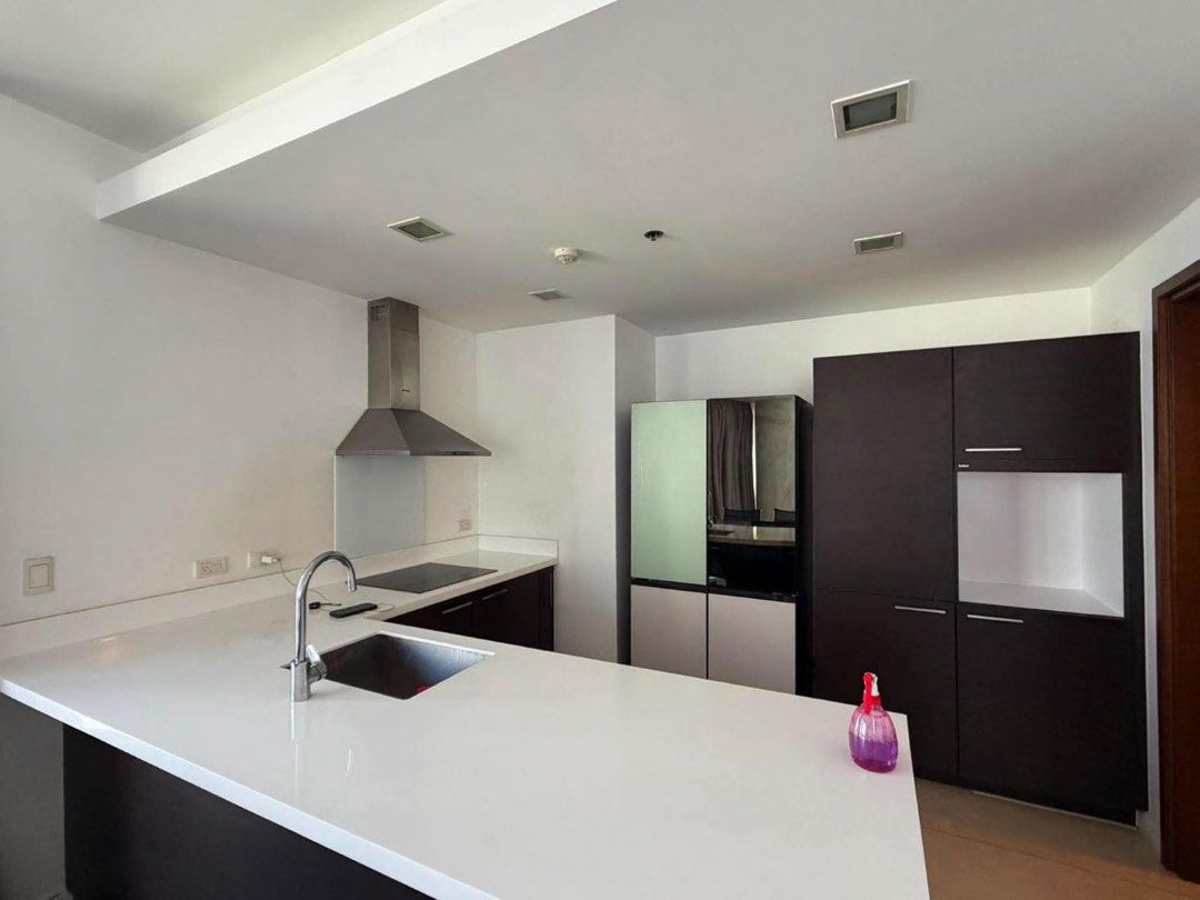 The Suites BGC (Category: Apartments & Condos) located in Makati City. Submitted by tjsssss (Listing ID 1465226016, Image 3). Description: For sale! The Suites BGC two-bedrooms 137square meters with a parking space 68M Tenanted.