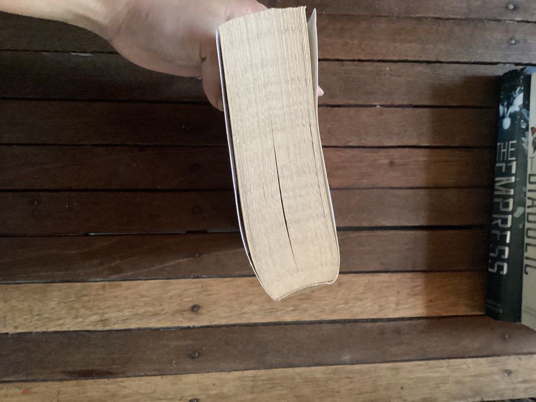 The Woven Kingdom (Category: Storybooks) located in Bulacan. Submitted by maisonmae_ (Listing ID 1465379459, Image 3). Description: Never used but walang plastic so medyo may foxing na With receipt pa rin From national book store Mop. Gcash Mod jnt or lalamove Loc. Sjdm Bulacan.