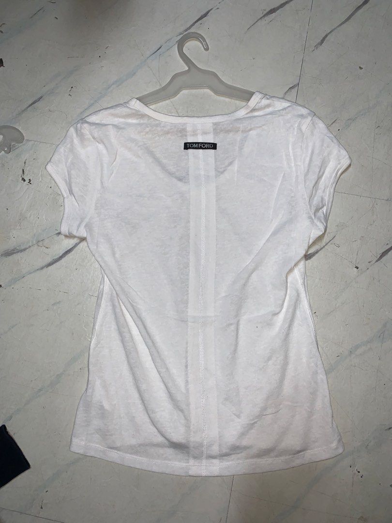 Tomford Shirt (Category: Luxury Apparel) located in Malasiqui. Submitted by millsthrift.ph (Listing ID 1465201609, Image 2). Description: Tomford shirt Large Vgood condition .