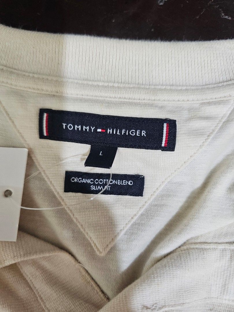 Tommy Hilfiger T-shirt (Category: Tshirts & Polo Shirts ) located in Baguio. Submitted by kayeonlineshop (Listing ID 1465217084, Image 3). Description: color-white measurements included in the photos.