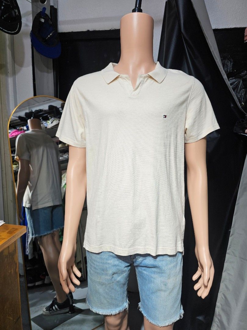 Tommy Hilfiger T-shirt (Category: Tshirts & Polo Shirts ) located in Baguio. Submitted by kayeonlineshop (Listing ID 1465217084, Image 1). Description: color-white measurements included in the photos.