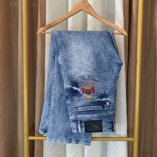 (Category: ) located in . Submitted by thrift_on2022 (Listing ID 1465220569, Image 1). Description: .