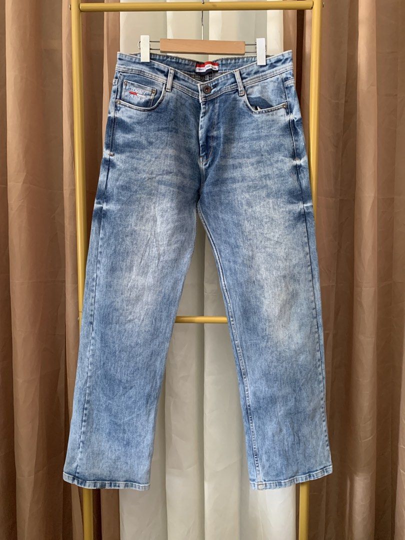 TOMMY HILFIGER WASHED DENIM PANTS (Category: Jeans) located in Binalonan. Submitted by thrift_on2022 (Listing ID 1465220569, Image 3). Description: W - 36 L - 41 Hem - 9 Excellent condition✅.