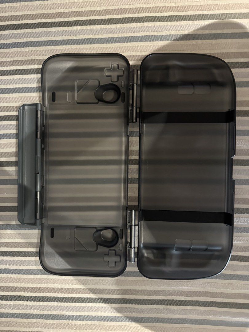 Tomtoc Steamdeck Carrying Case (Category: Cases & Covers) located in Mandaluyong City. Submitted by ryansls (Listing ID 1465327542, Image 3). Description: For Sale Tomtoc Carrying Case for Steamdeck Condition: 9.5/10 Still in good condition Lock works well.